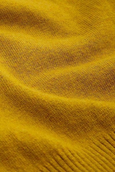 Cardi V Coccon Curry Yellow