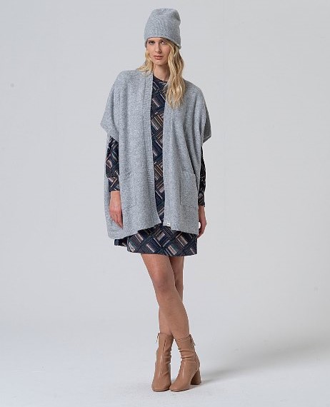 Open Knit Poncho With Pockets Grey
