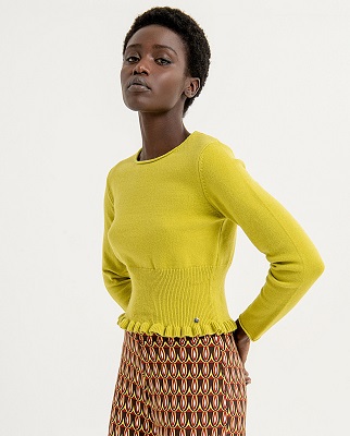 Short Fitted Sweater With Ruffle