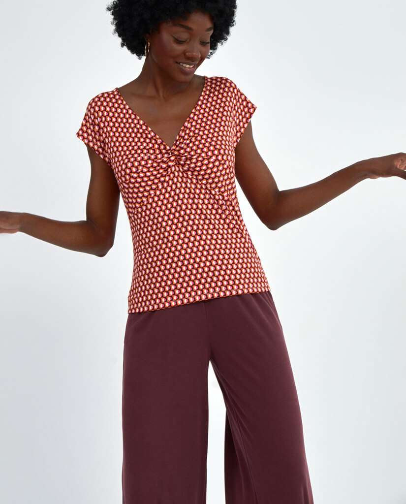 Short Sleeves V Line Neck T Shirt