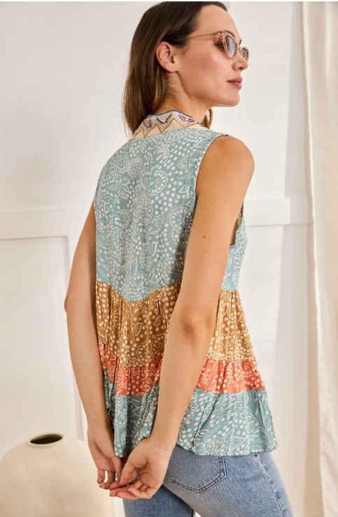 Top With Mixed Colours And Embroidered Neckline