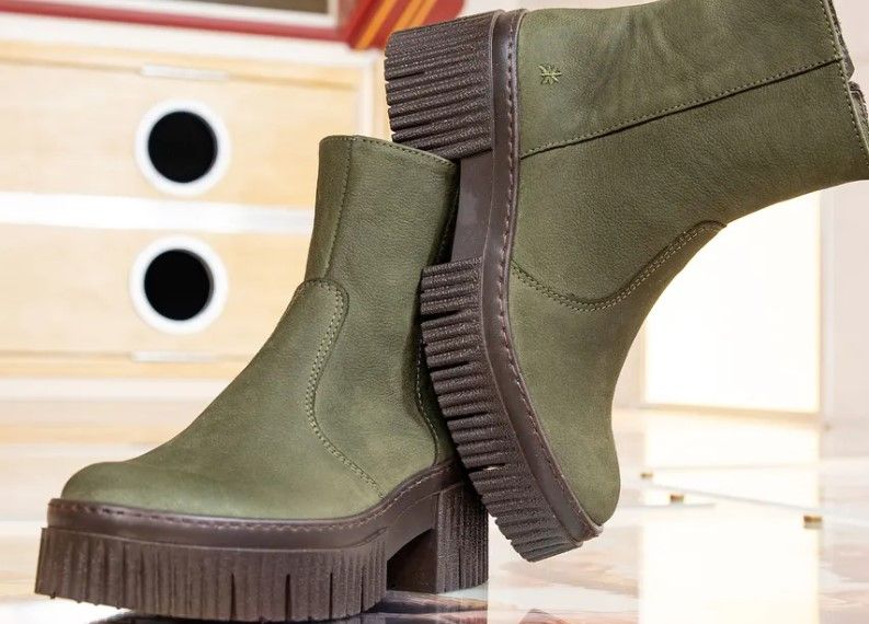 Nobuck Kaki York