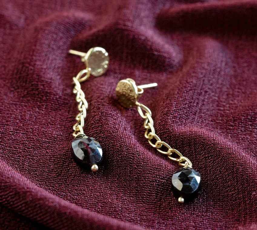 Meditation Garnet Earrings