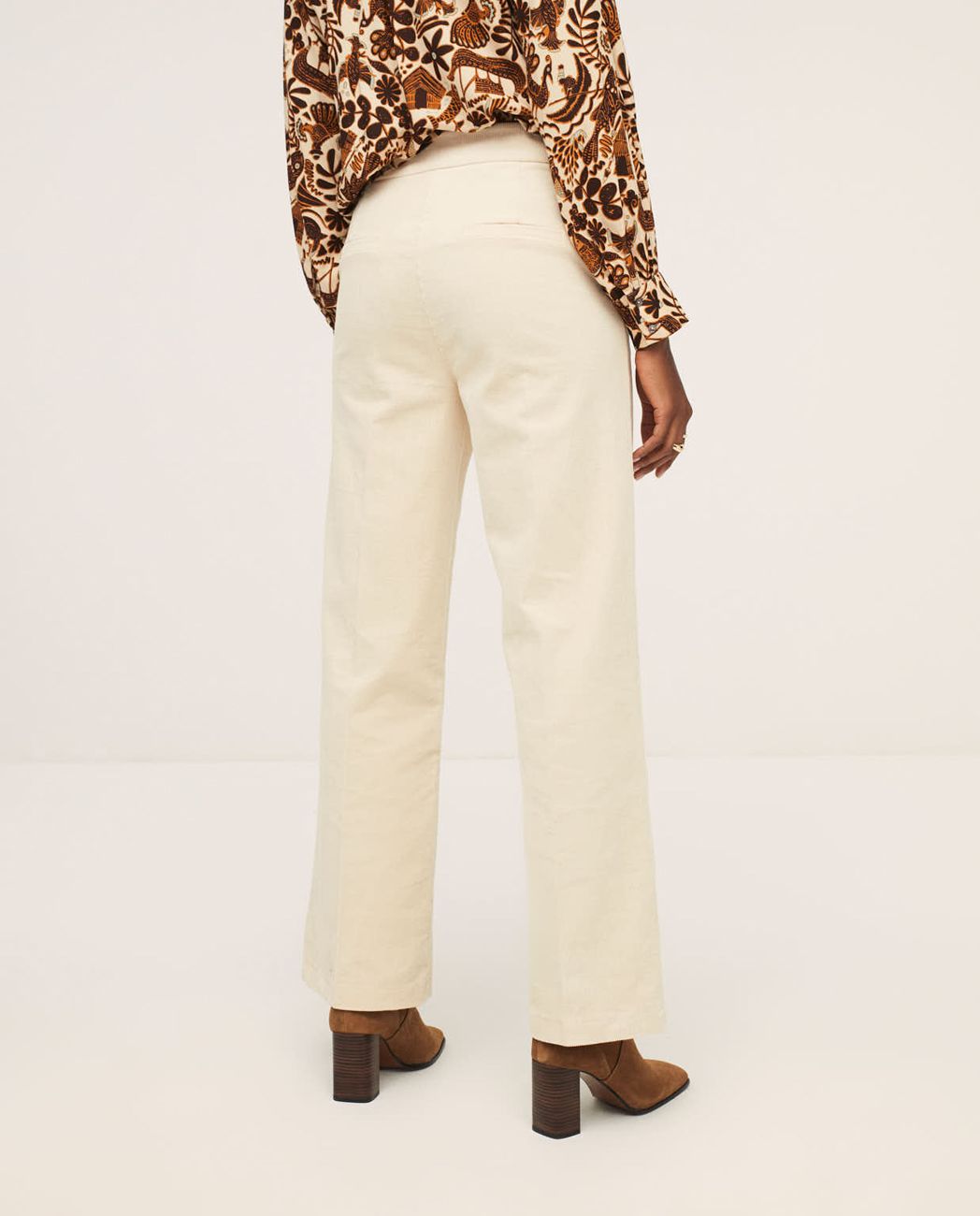 Straight Trousers With Line Button In Waist Ecru
