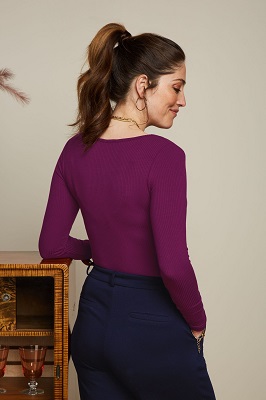 Carice V Top Uni Rib Caspia Purple