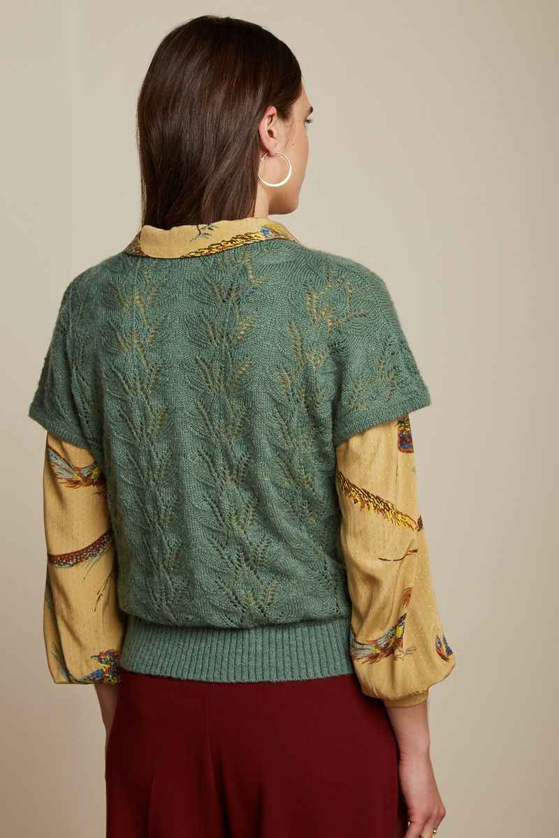 V Button Top Farfalle Fir Green
