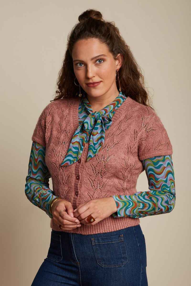 V Button Top Farfalle Rosette