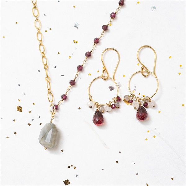 Flourish Garnet Mix Gold Earrings