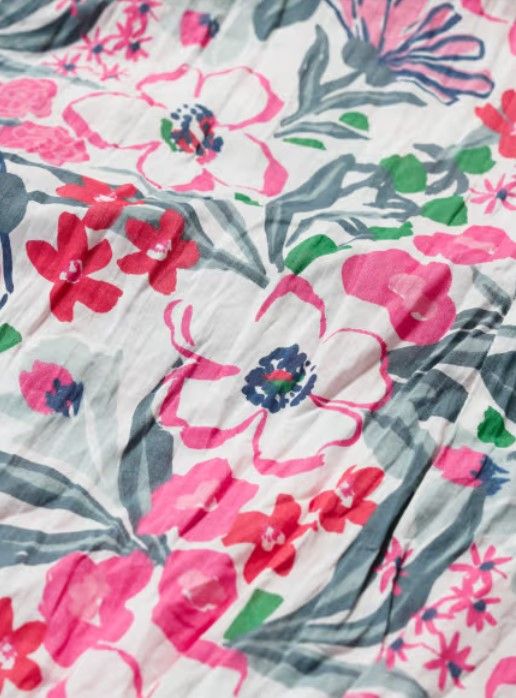 Larissa Shirt Garden Flowers Chalk