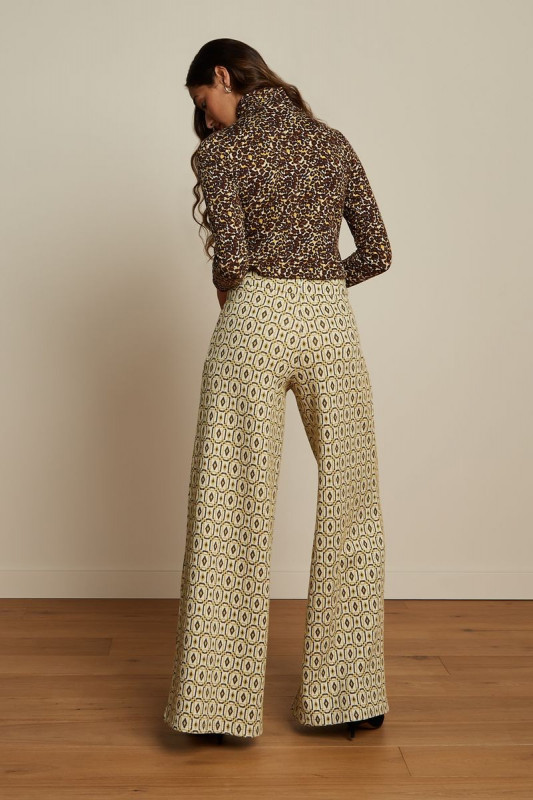 Betsy Rollneck Top Hustle Rocky Brown
